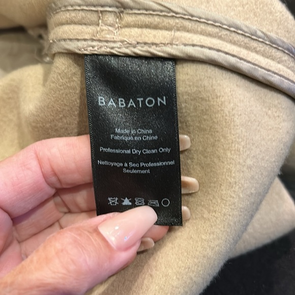 Aritzia Babaton camel coloured coat. Belt, waste snap. Wool blend coat, size L. - Picture 10 of 11